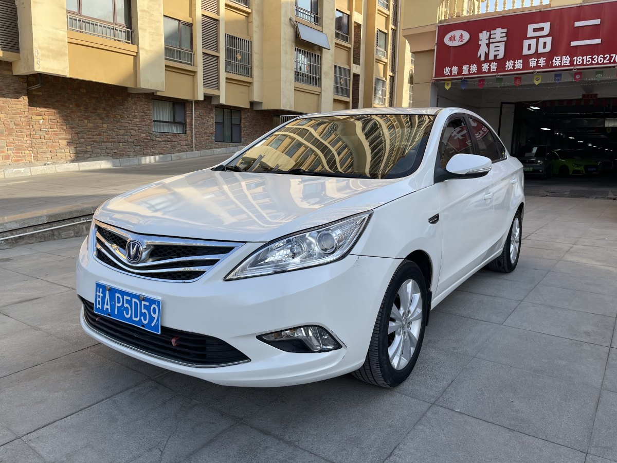 長(zhǎng)安 逸動(dòng)  2015款 1.6L 手動(dòng)旗艦型圖片