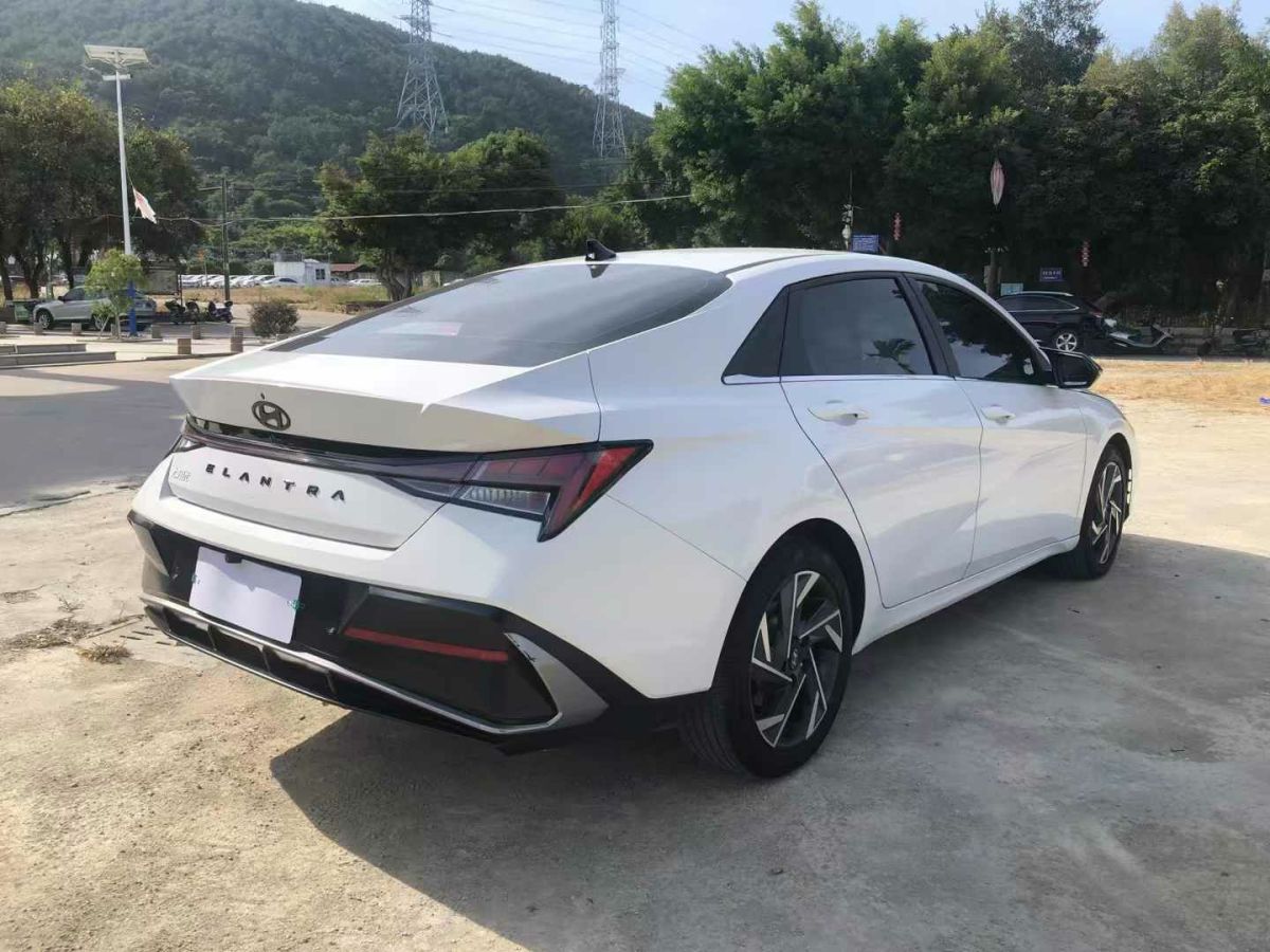 現(xiàn)代 伊蘭特  2023款 1.5L CVT GLS領(lǐng)先版圖片