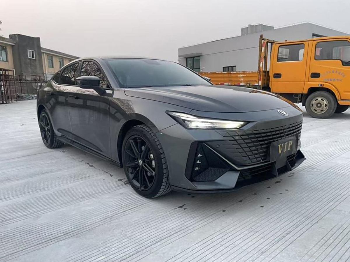 長(zhǎng)安 長(zhǎng)安UNI-V  2022款 1.5T 卓越型圖片