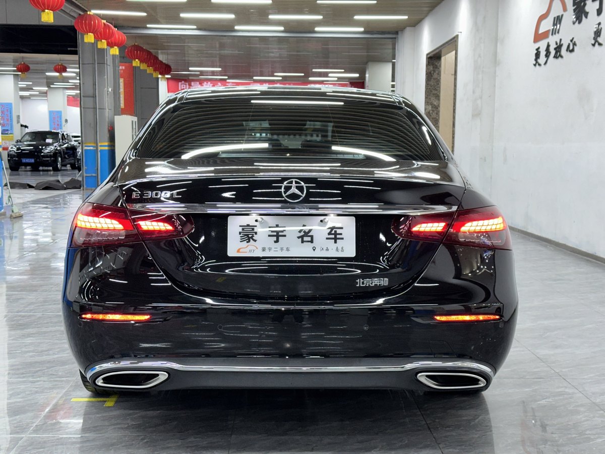 奔馳 奔馳E級  2021款 改款 E 300 L 尊貴型圖片