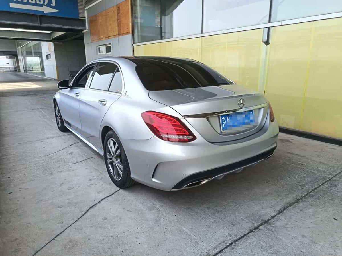 奔馳 奔馳C級(jí)  2016款 C 200 L 運(yùn)動(dòng)型圖片
