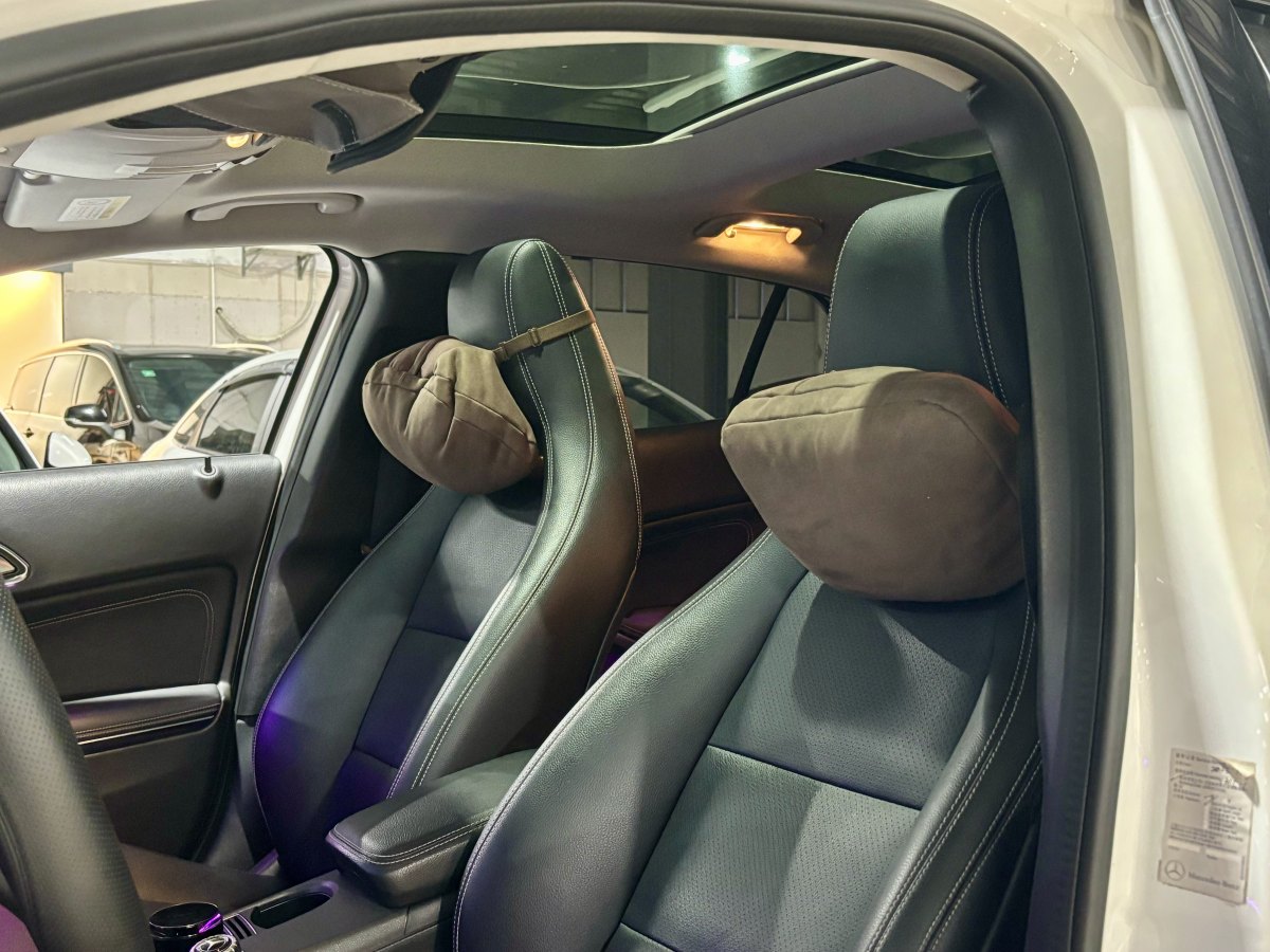 奔驰 奔驰GLA  2015款 GLA 200 时尚型图片