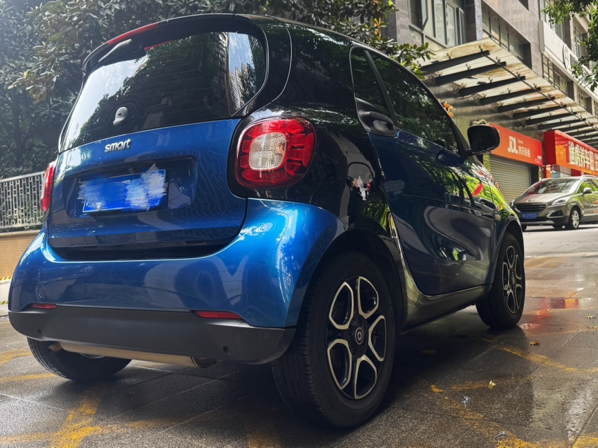 smart fortwo  2017款 1.0L 52千瓦硬頂摯愛特別版圖片