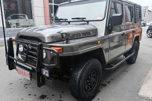 BJ 212 北汽制造 2.4T 方门 硬顶