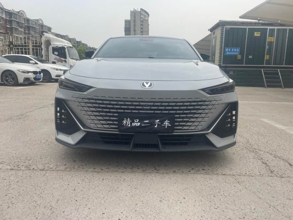 長(zhǎng)安 長(zhǎng)安UNI-V  2022款 1.5T 智慧領(lǐng)航型圖片