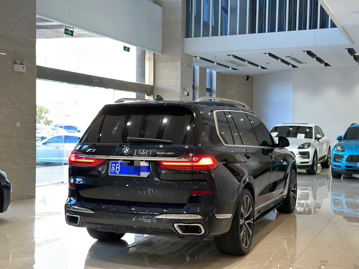 寶馬 寶馬X7  2022款 xDrive40i 領(lǐng)先型豪華套裝圖片