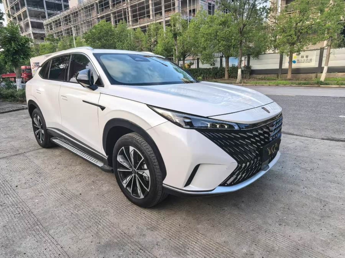 榮威 RX5  2023款 PLUS 330TGI 手動(dòng)領(lǐng)潮智享版圖片