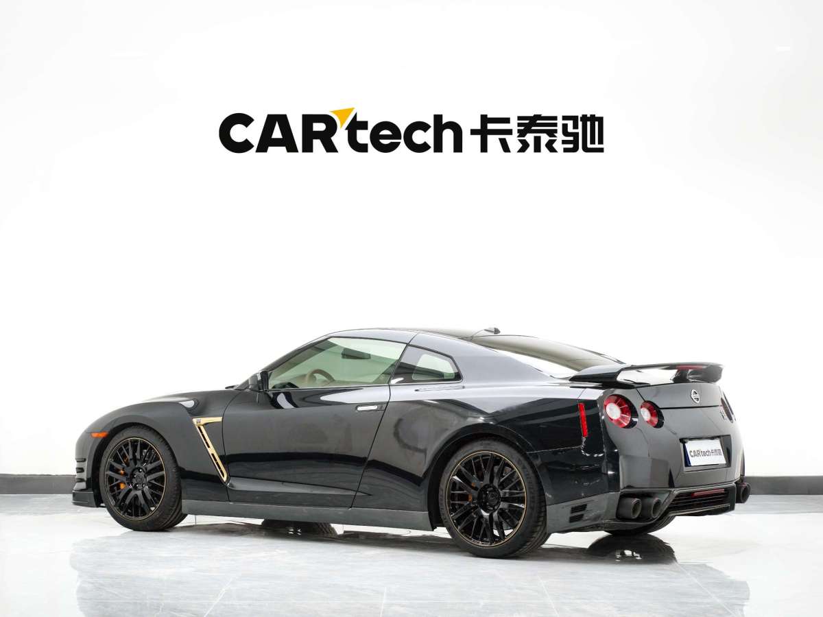 日產(chǎn) GT-R  2015款 3.8T 豪華棕紅內(nèi)飾版圖片