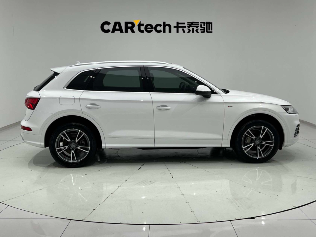 奧迪 奧迪Q5L  2018款 40 TFSI 榮享時(shí)尚型圖片