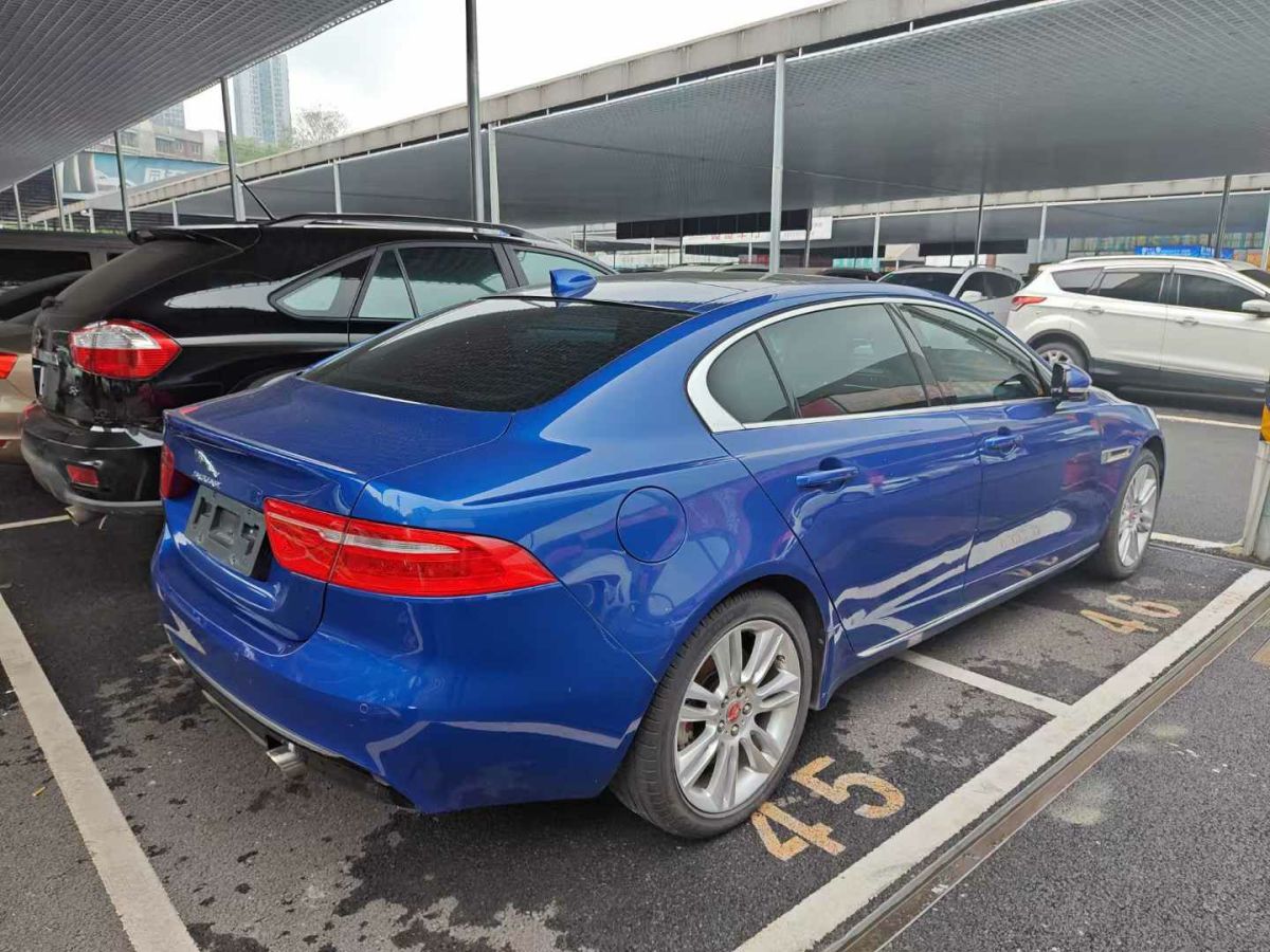 捷豹 XE  2018款 2.0T 200PS 兩驅(qū)R-Sport運動版圖片