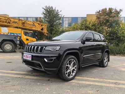 Jeep 大切諾基(進(jìn)口) 3.0L 精英導(dǎo)航版圖片