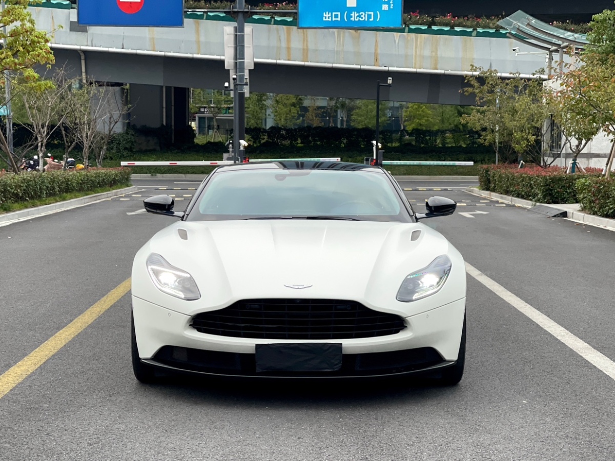 阿斯頓·馬丁 阿斯頓?馬丁DB11  2022款 4.0T V8 Coupe圖片