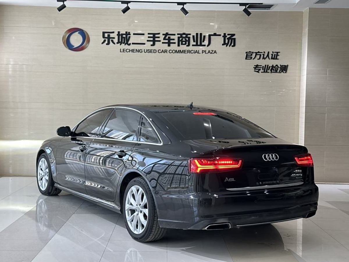 奧迪 奧迪Q3  2018款 30周年年型 35 TFSI 時(shí)尚型圖片