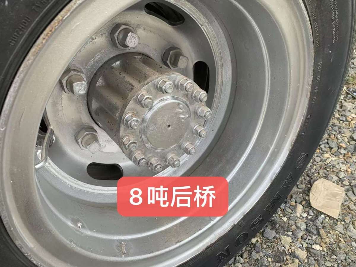 江鈴輕汽 騏鈴T5  2019款 2.2T PLUS尊貴版標(biāo)準(zhǔn)軸距V22圖片