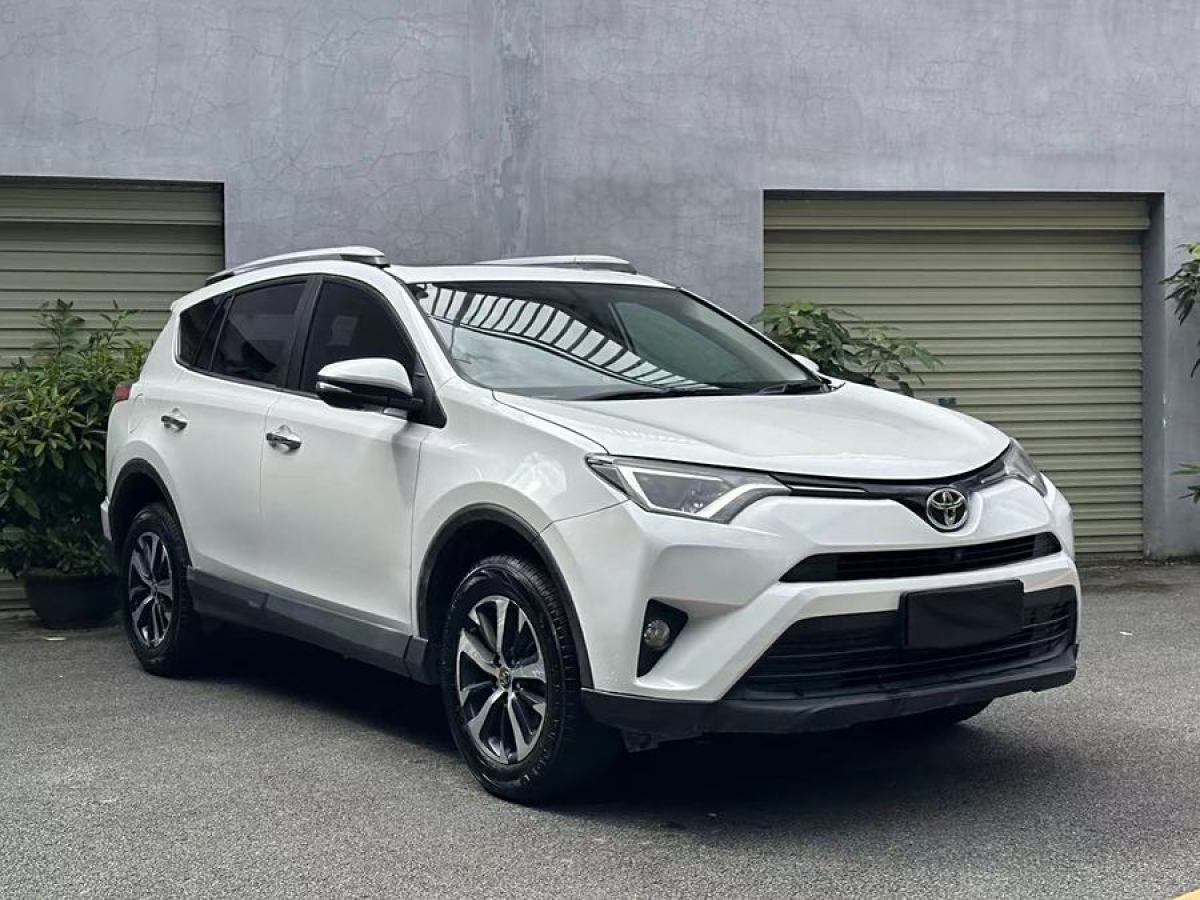 2018年10月豐田 RAV4榮放  2016款 2.0L CVT兩驅(qū)風(fēng)尚版