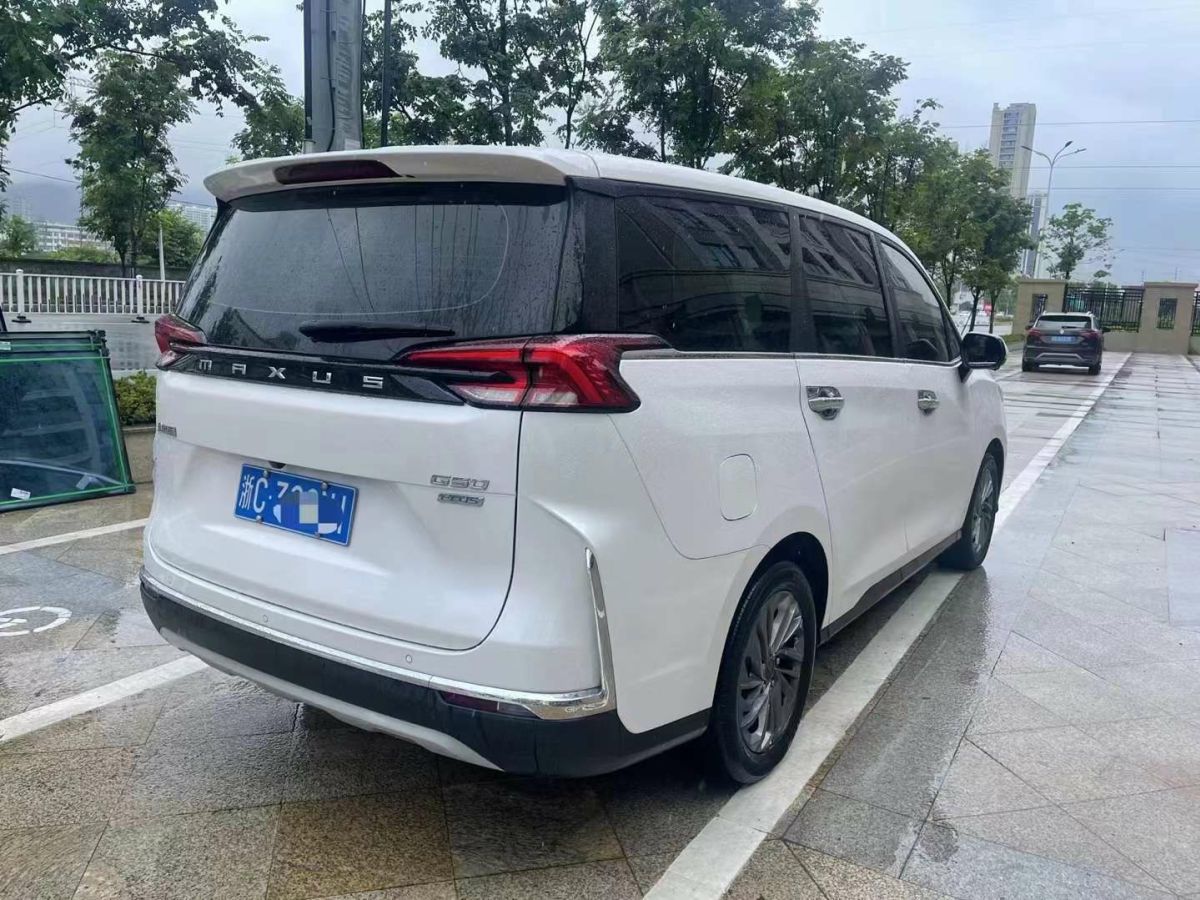 上汽大通 V80  2023款 2.0T AMT經(jīng)典城配王短軸中頂3座圖片