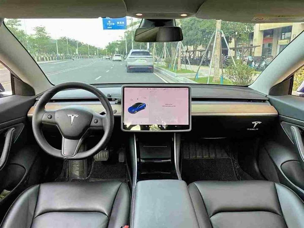 特斯拉 Model 3  2019款 標(biāo)準(zhǔn)續(xù)航后驅(qū)升級版圖片