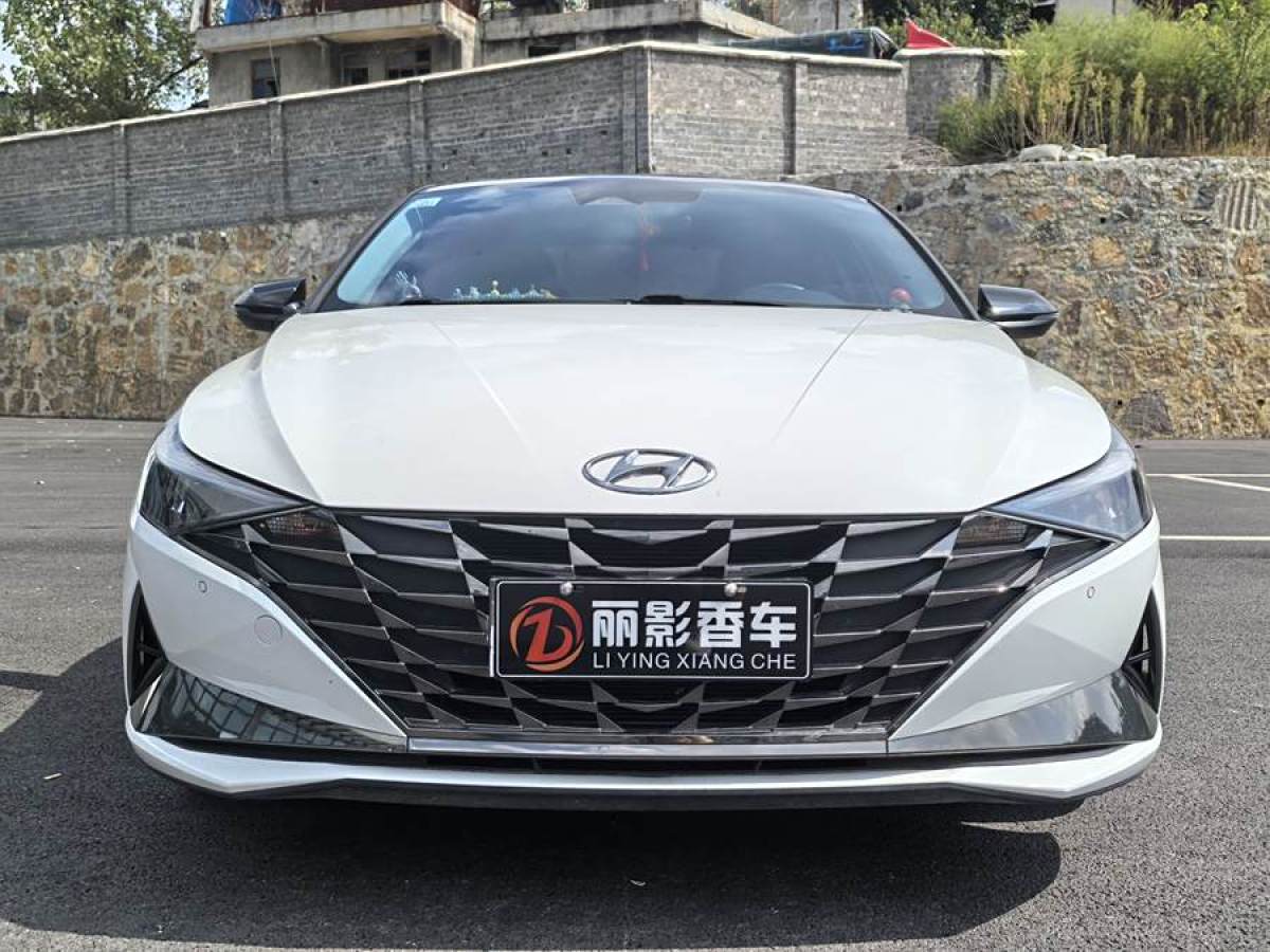 现代 伊兰特  2021款 1.5L LUX尊贵版图片