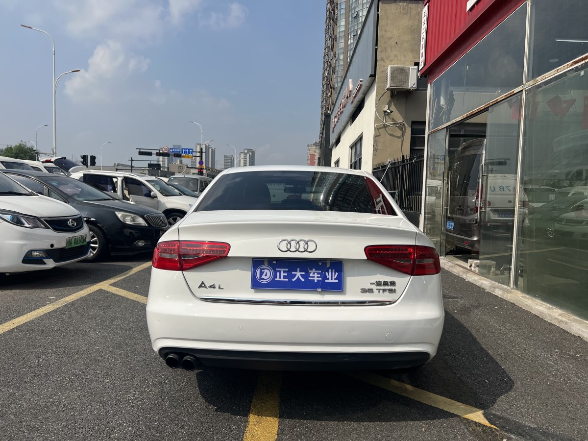 2015年3月奧迪 奧迪A4L  2015款 35 TFSI 自動標準型