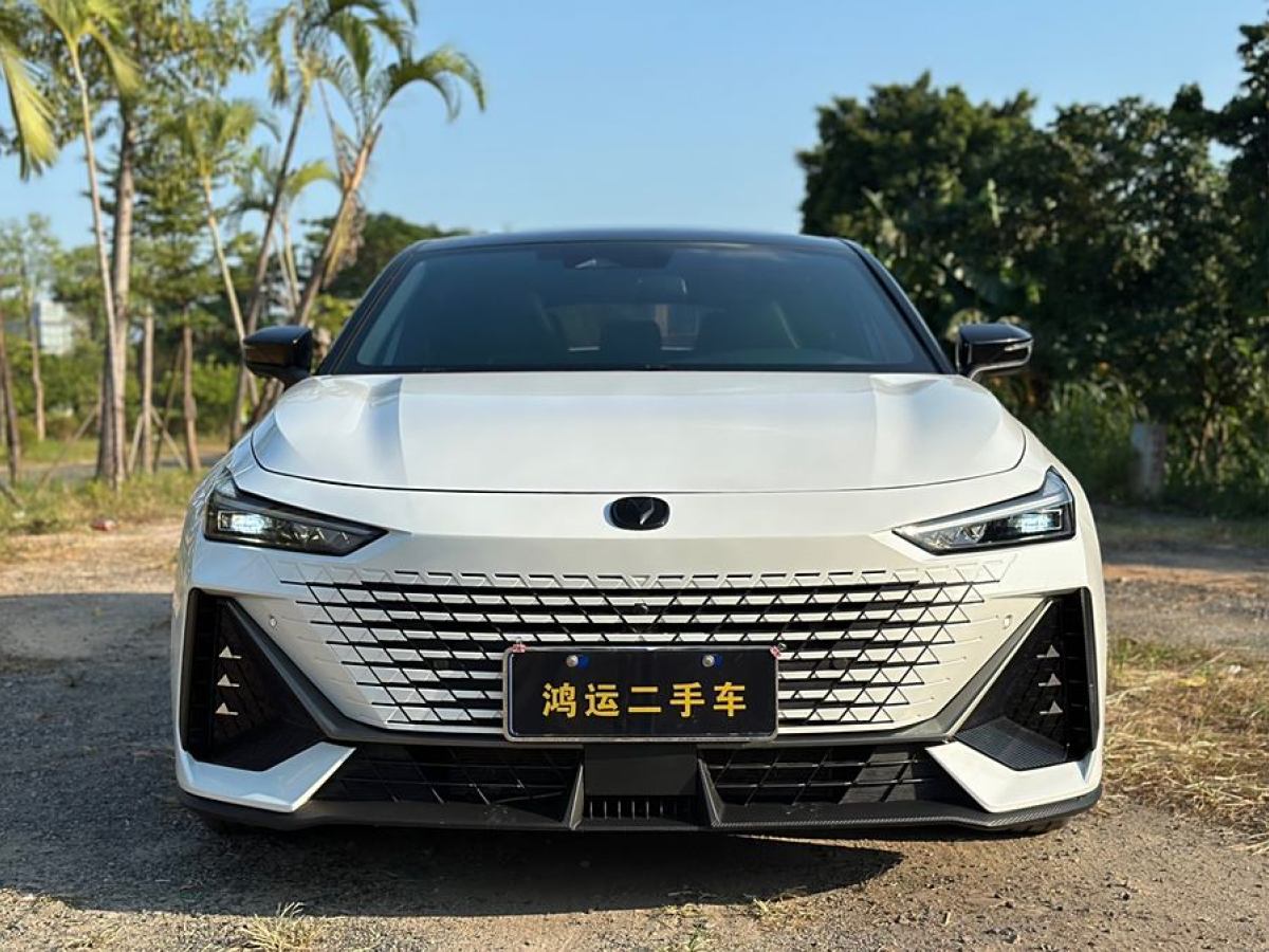 長(zhǎng)安 長(zhǎng)安UNI-V  2023款 1.5T 尊貴型圖片