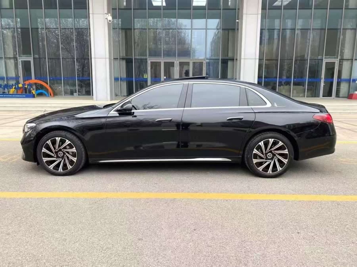 奔馳 奔馳E級  2024款 改款 E 300 L 時尚型圖片