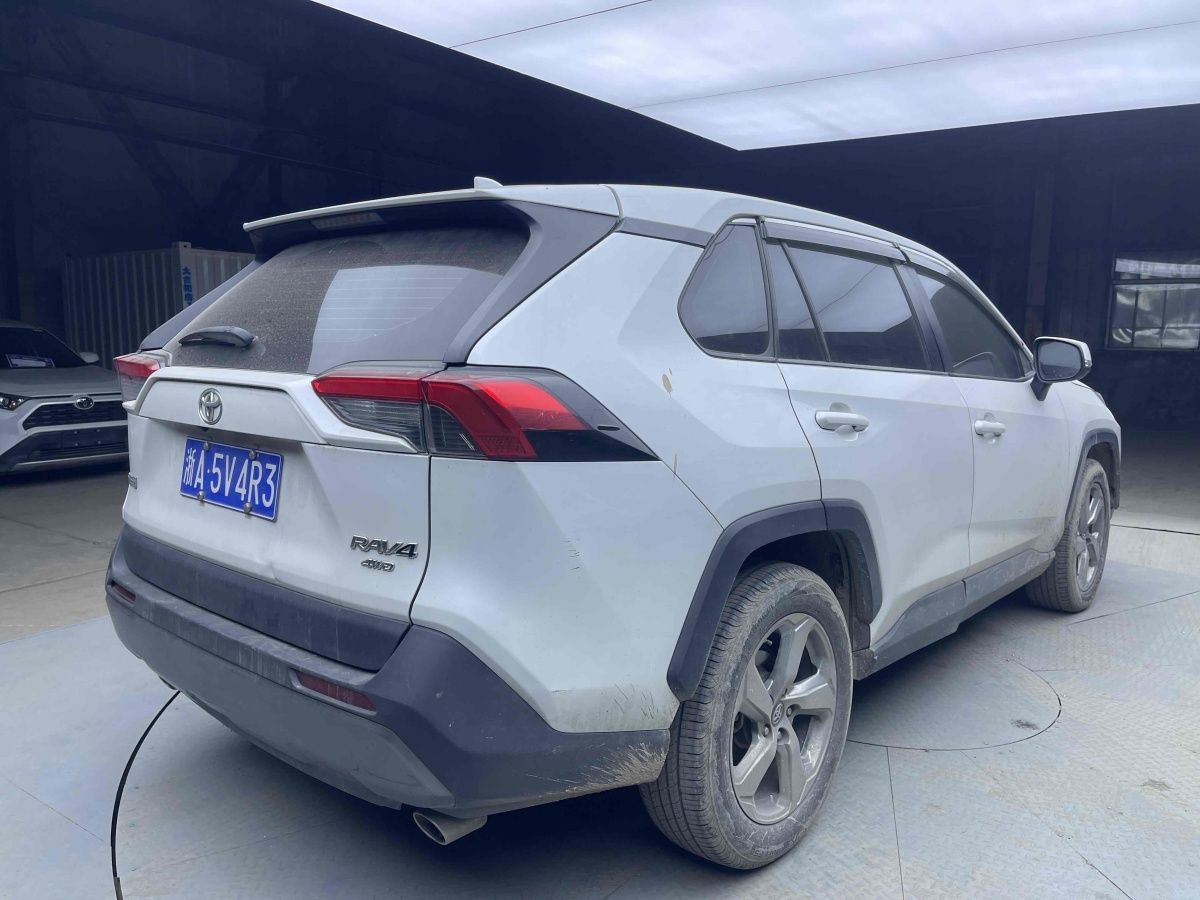 豐田 RAV4  2018款 榮放 2.0L CVT兩驅(qū)風尚版圖片