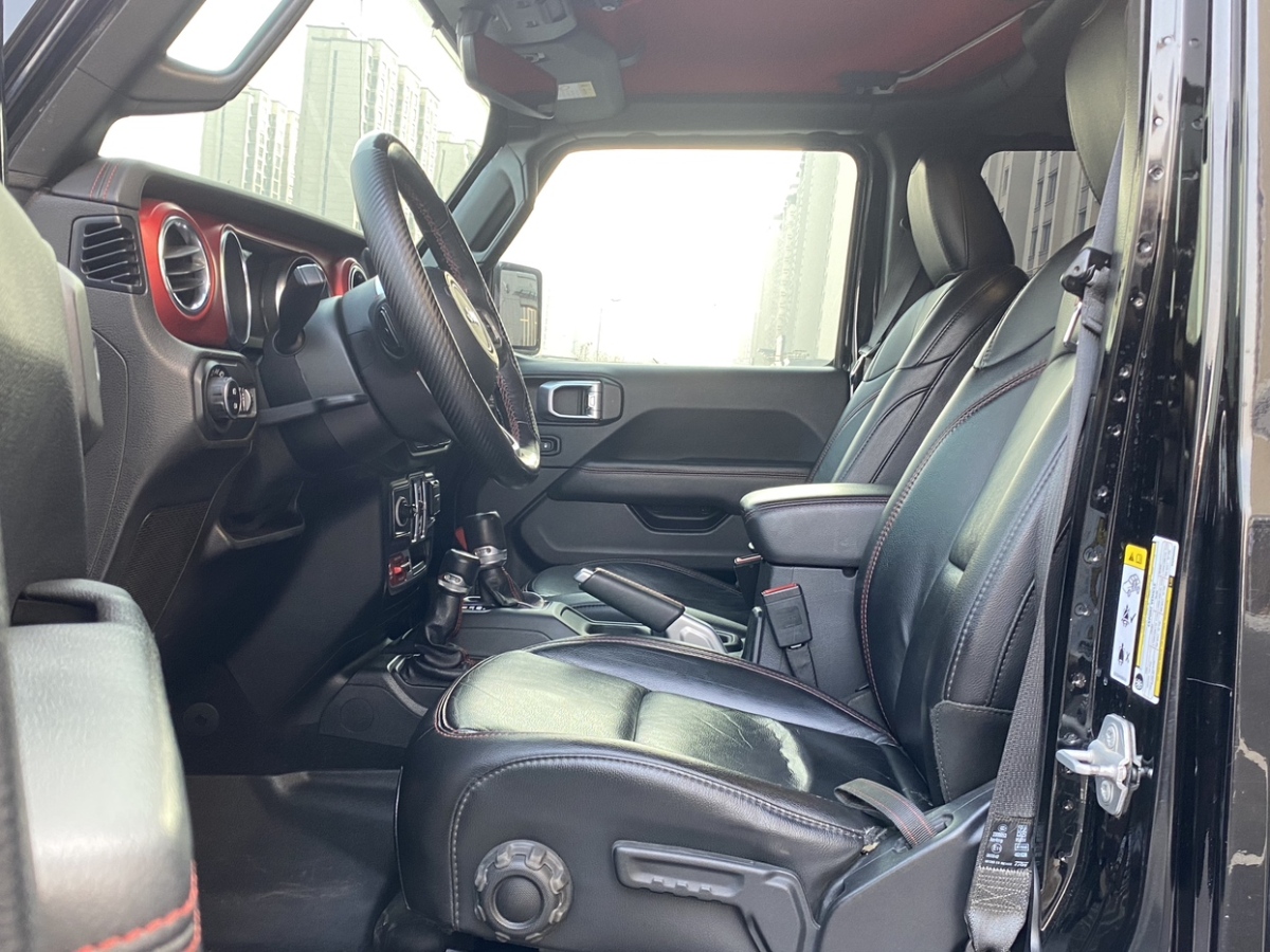 Jeep 牧马人  2019款  2.0T Rubicon 四门版图片