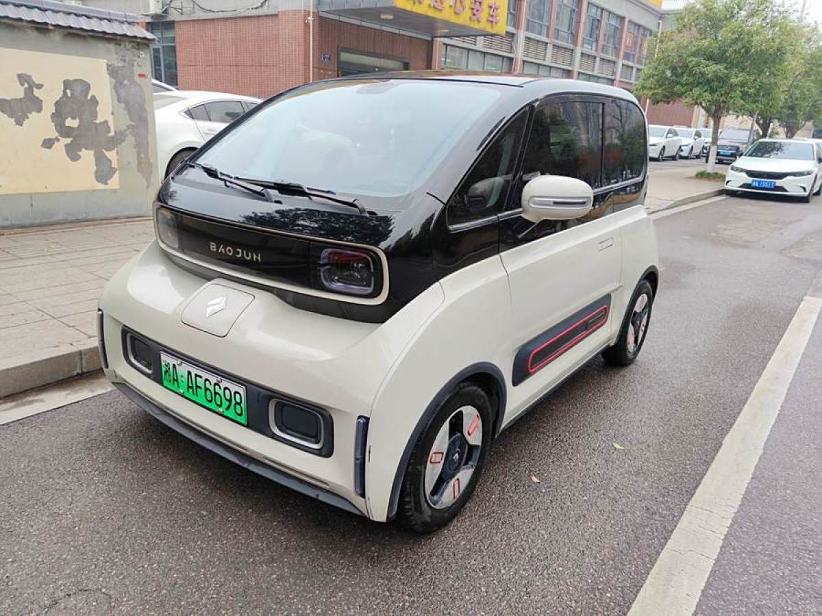 寶駿 寶駿KiWi EV  2021款 藝術(shù)家 三元鋰圖片