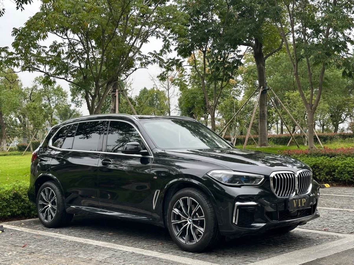 寶馬 寶馬X5  2022款 改款 xDrive 30Li 尊享型M運(yùn)動(dòng)套裝圖片