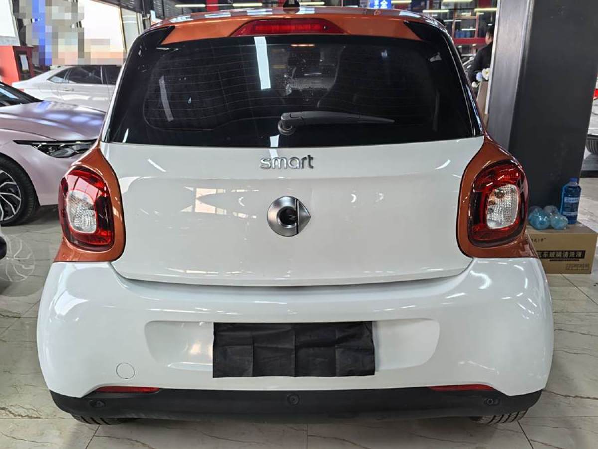 smart forfour  2016款 1.0L 52千瓦激情版圖片