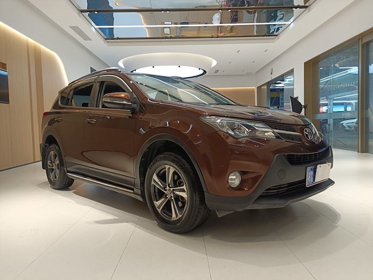 豐田 RAV4榮放  2015款 2.0L CVT兩驅(qū)風(fēng)尚版圖片