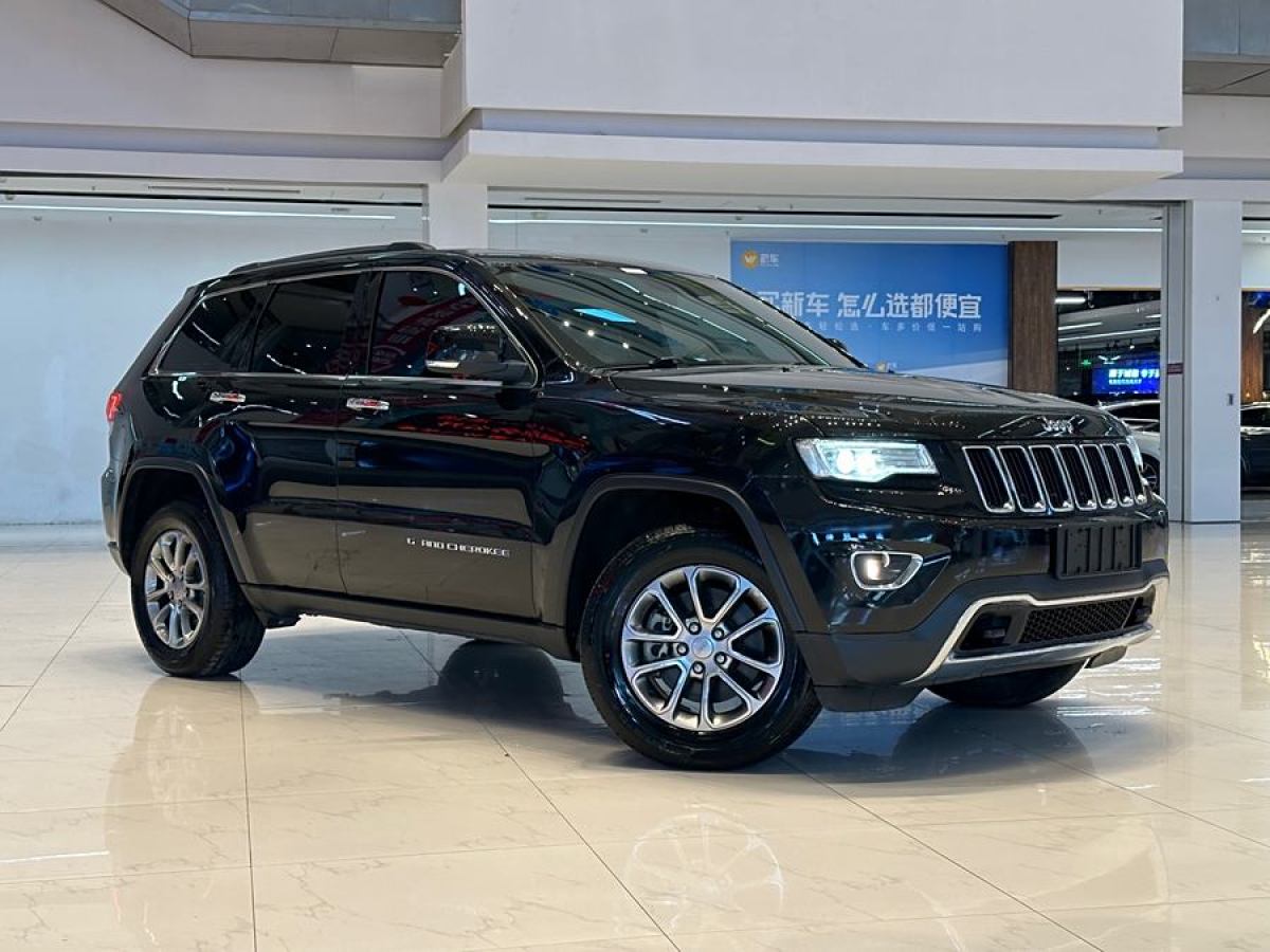 Jeep 大切諾基  2015款 3.0L 舒享導(dǎo)航版圖片