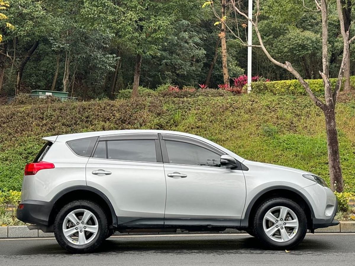 2014年6月豐田 RAV4榮放  2013款 2.0L CVT四驅(qū)風(fēng)尚版