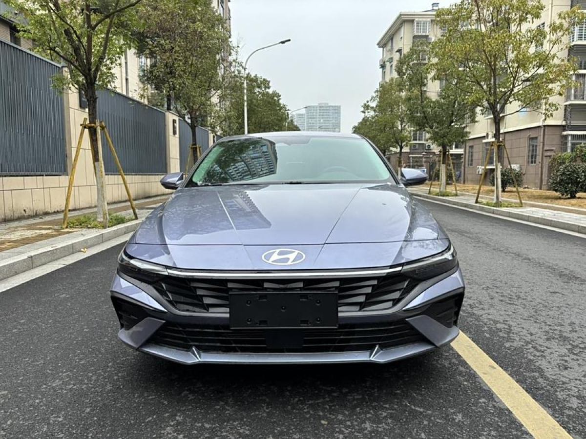 2024年11月現(xiàn)代 伊蘭特  2023款 1.5L CVT LUX尊貴版