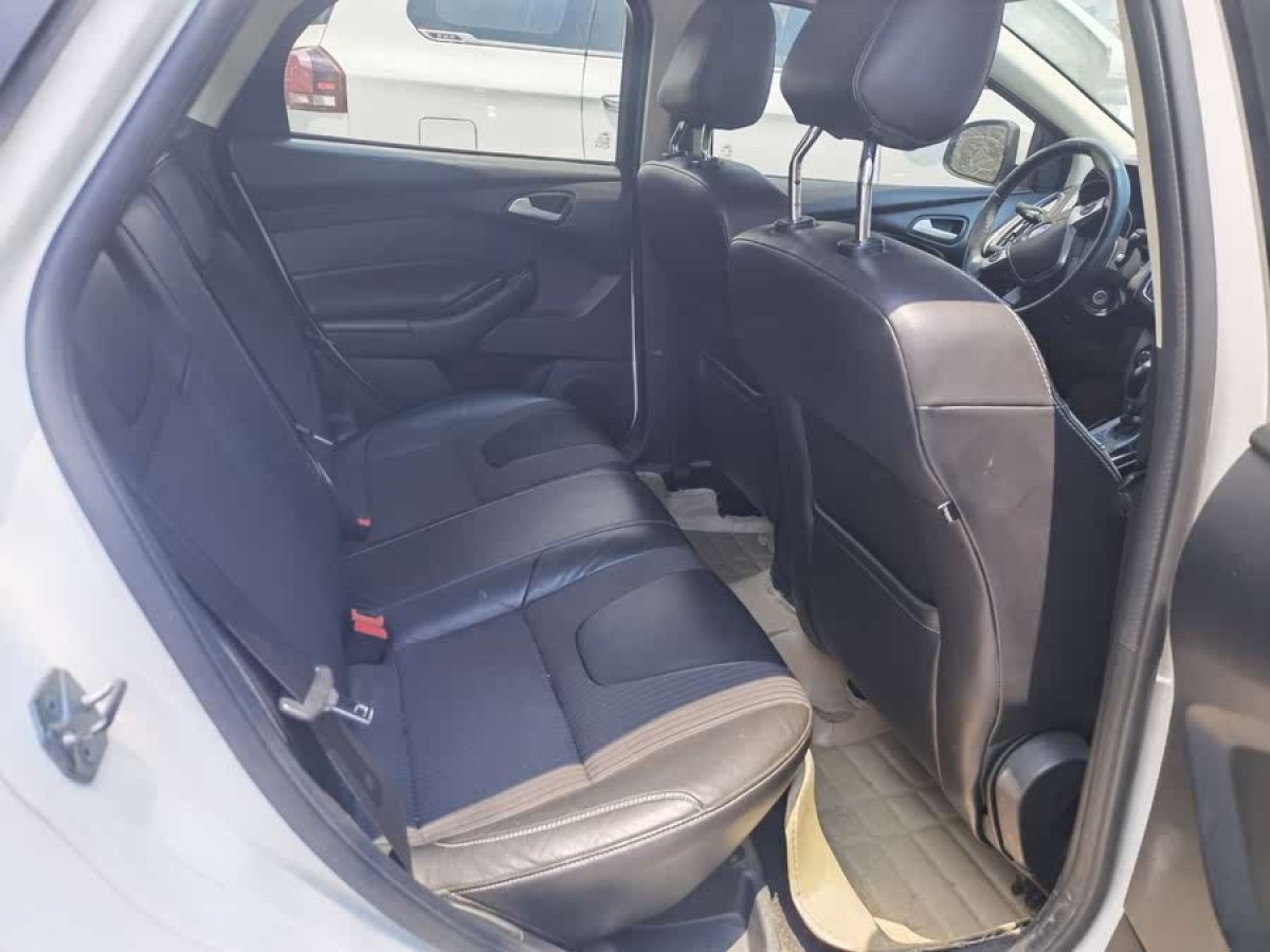 福特 ?？怂? 2012款 三廂 1.6L 自動風尚型圖片