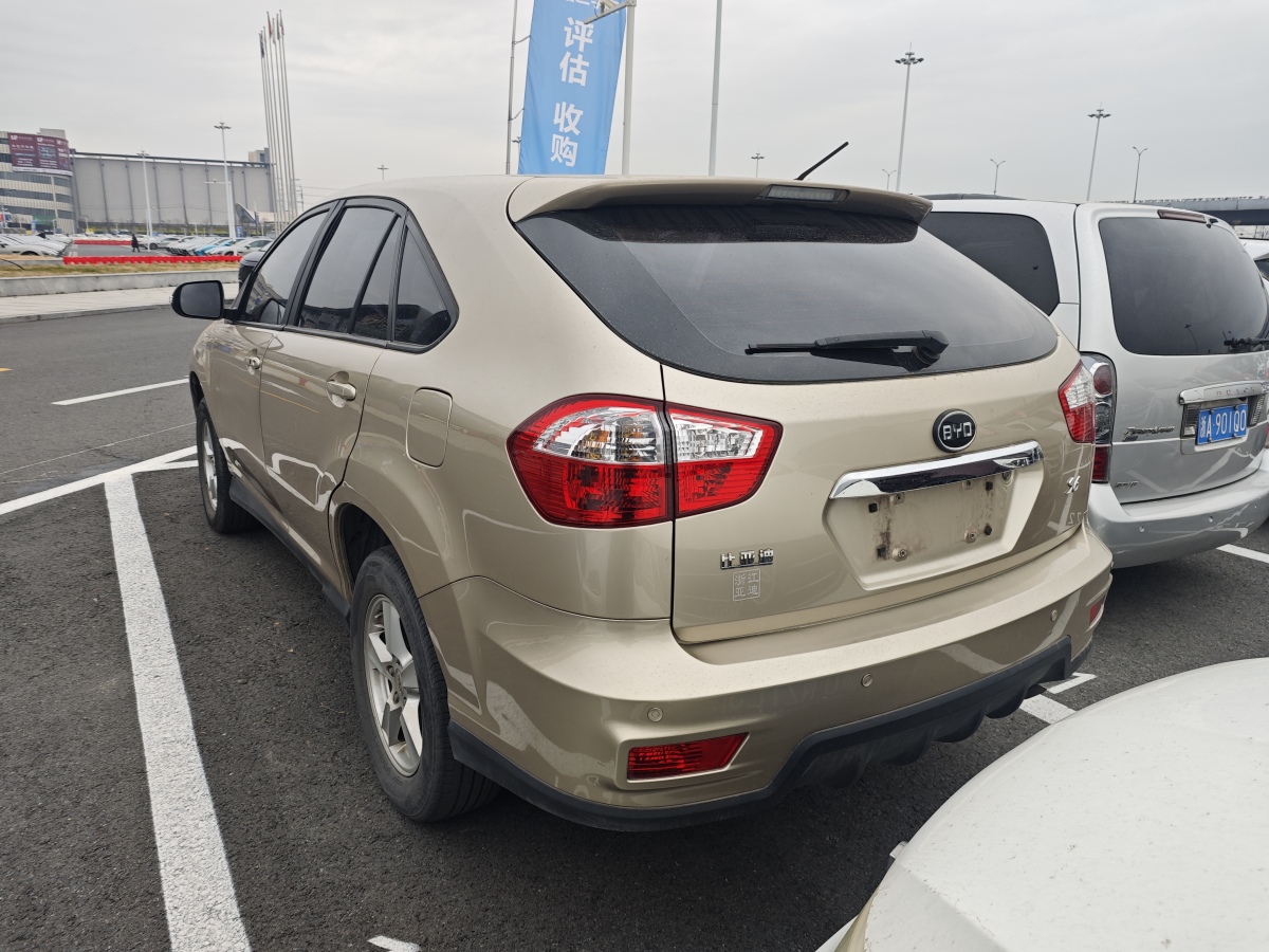 比亞迪 S6  2014款 2.0L 手動豪華型 5座圖片