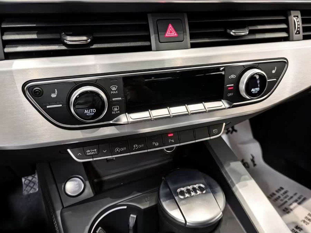 奧迪 奧迪A4L  2020款 40 TFSI quattro 豪華動感型圖片