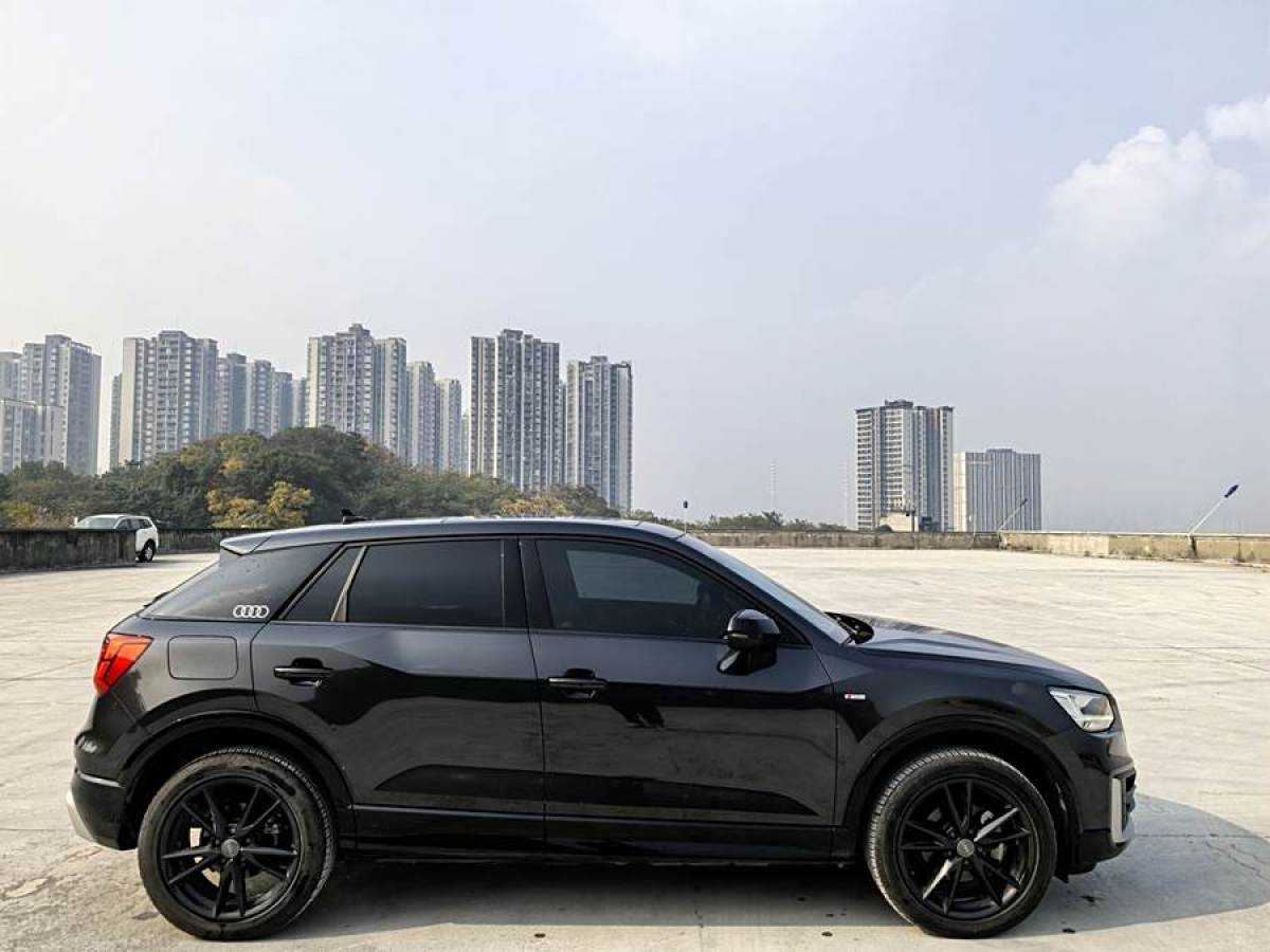 奧迪 奧迪Q2L  2021款 35 TFSI 時(shí)尚致雅型圖片