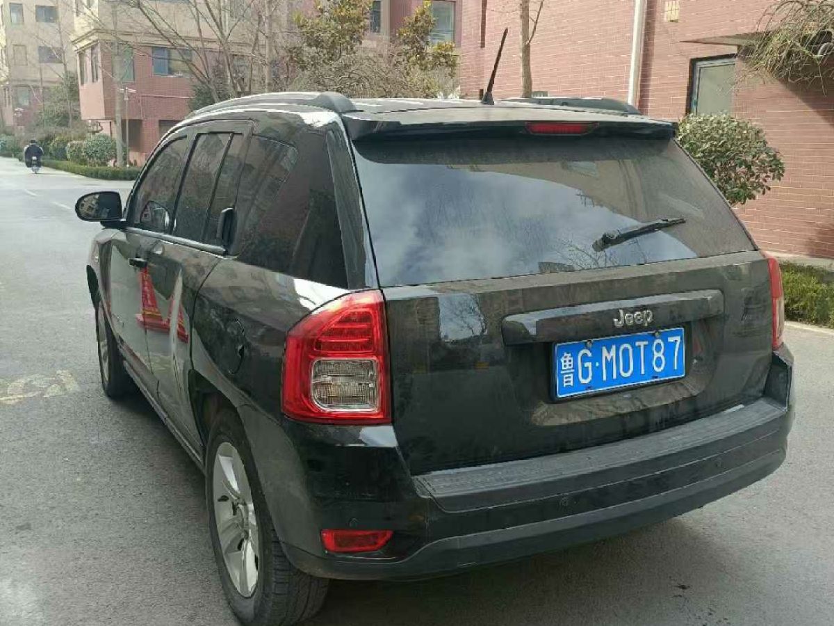 Jeep 指南者  2012款 2.0L 兩驅(qū)豪華版圖片