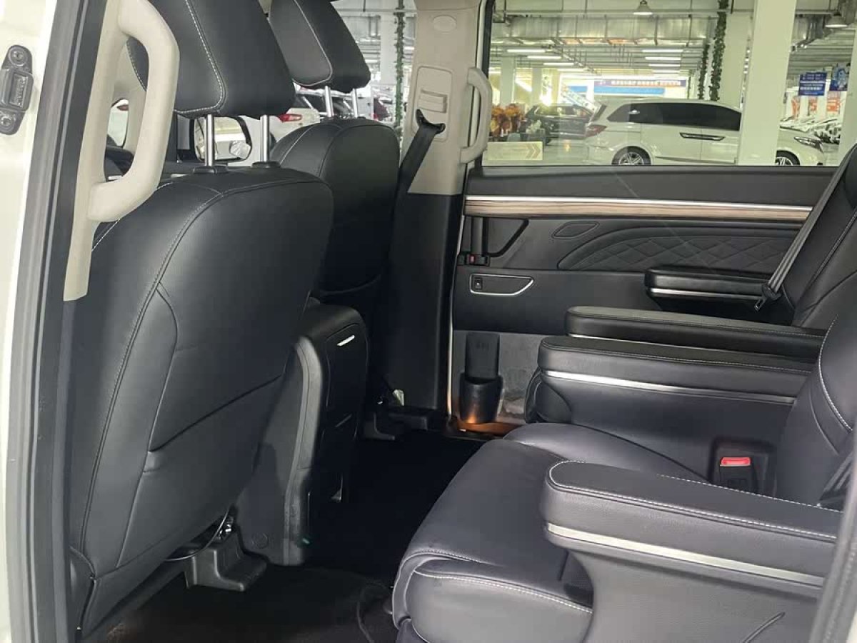 廣汽傳祺 M8  2018款 320T 尊享版圖片