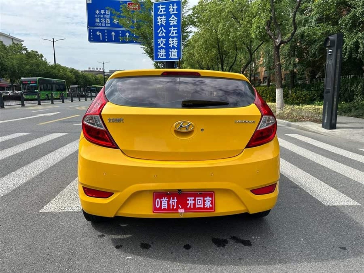 現(xiàn)代 瑞奕  2014款 1.4L 自動(dòng)TOP圖片
