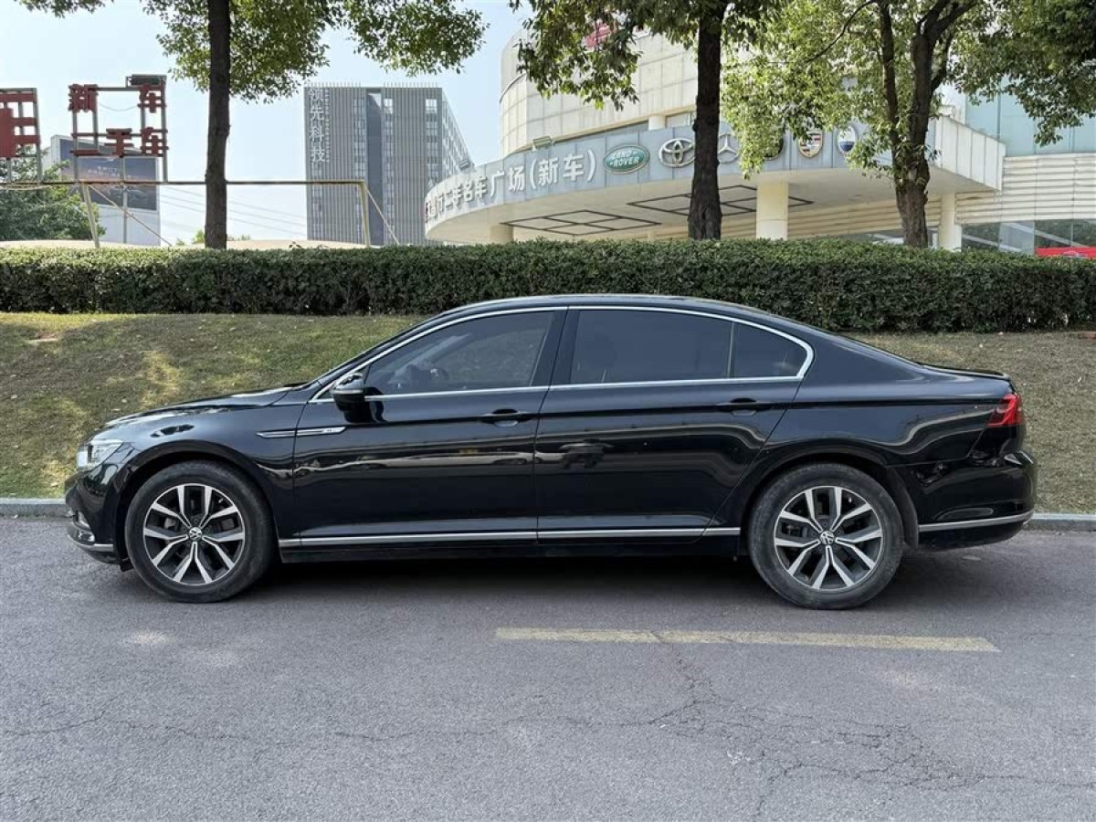 大眾 邁騰  2019款  330TSI DSG 領(lǐng)先型 國(guó)VI圖片
