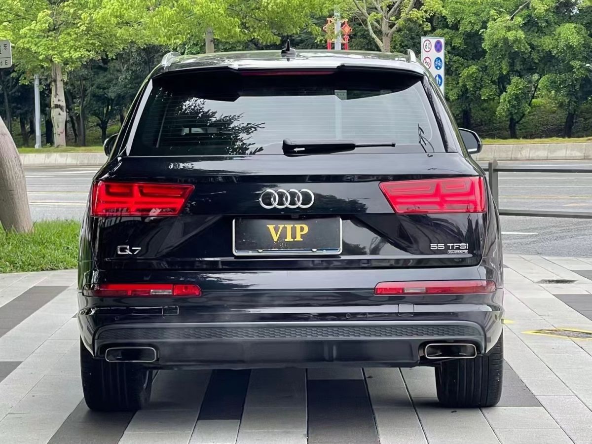 2019年8月奧迪 奧迪Q7  2019款 55 TFSI S line運(yùn)動(dòng)型