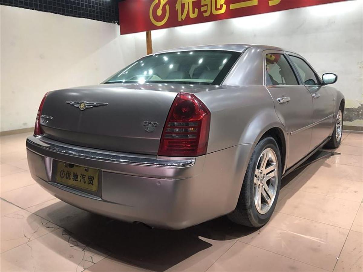 克萊斯勒 300C  2006款 3.5L 豪華領(lǐng)航版圖片