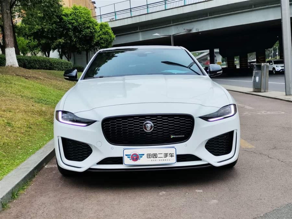 捷豹 XEL  2021款 2.0T 250PS 曜黑運(yùn)動(dòng)版圖片