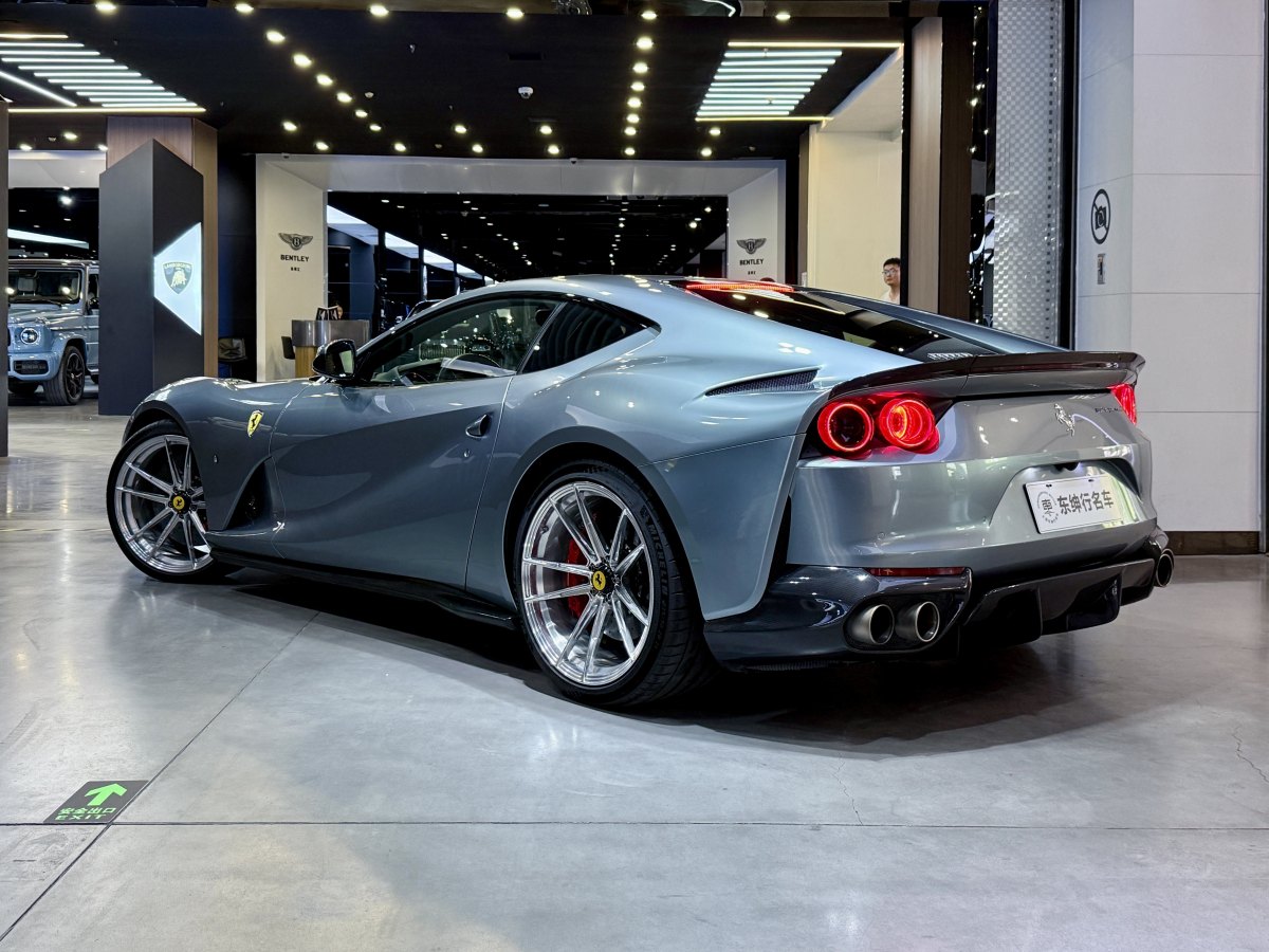法拉利 812 Superfast  2017款 6.5L 標(biāo)準(zhǔn)型圖片