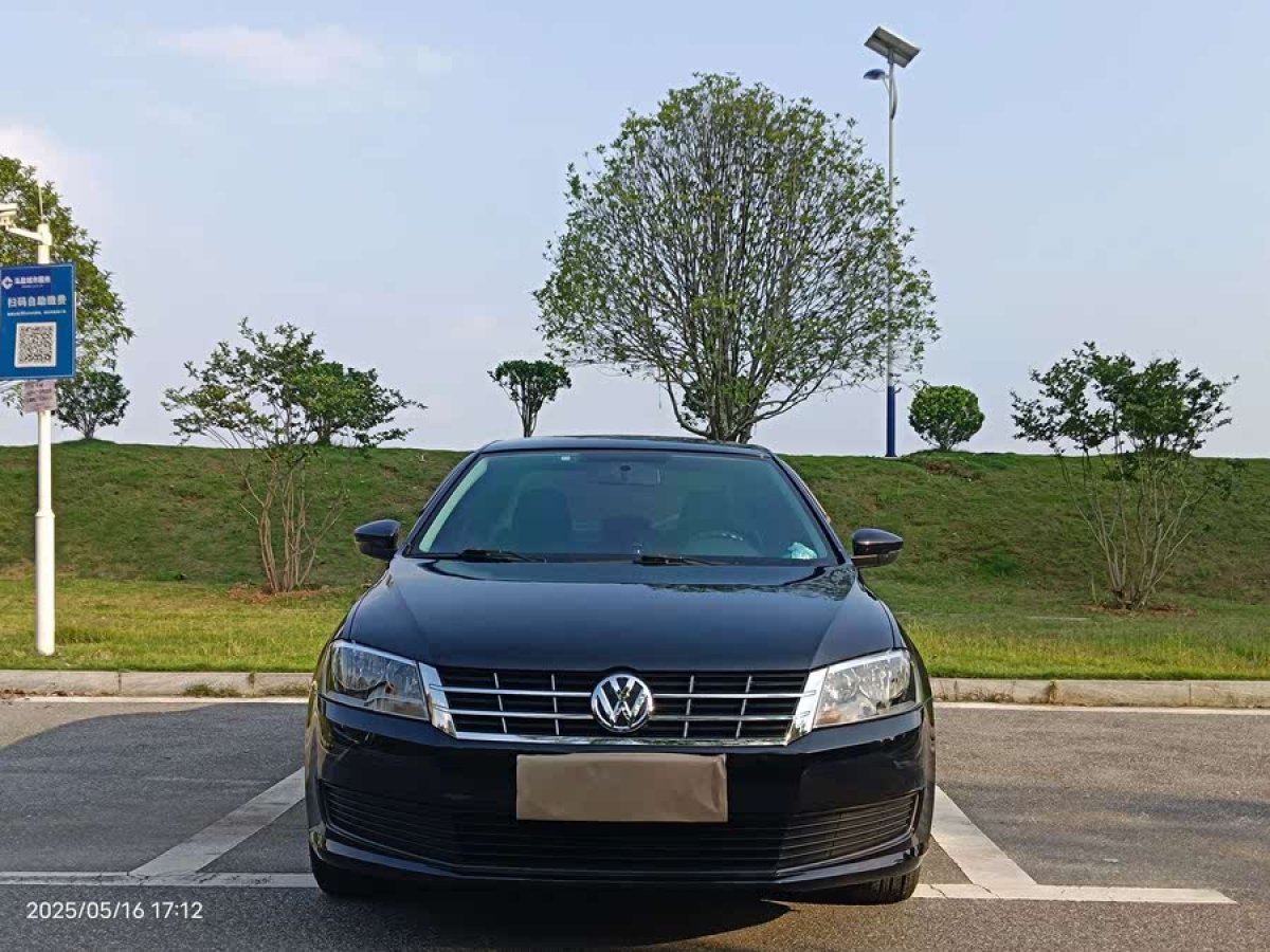 大眾 朗逸  2013款 改款經(jīng)典 1.6L 自動風尚版圖片