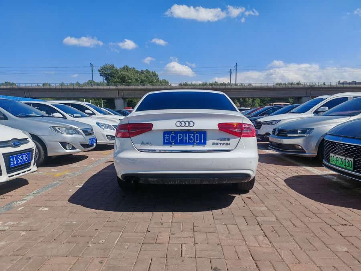 奧迪 奧迪A4L  2015款 35 TFSI 自動舒適型圖片