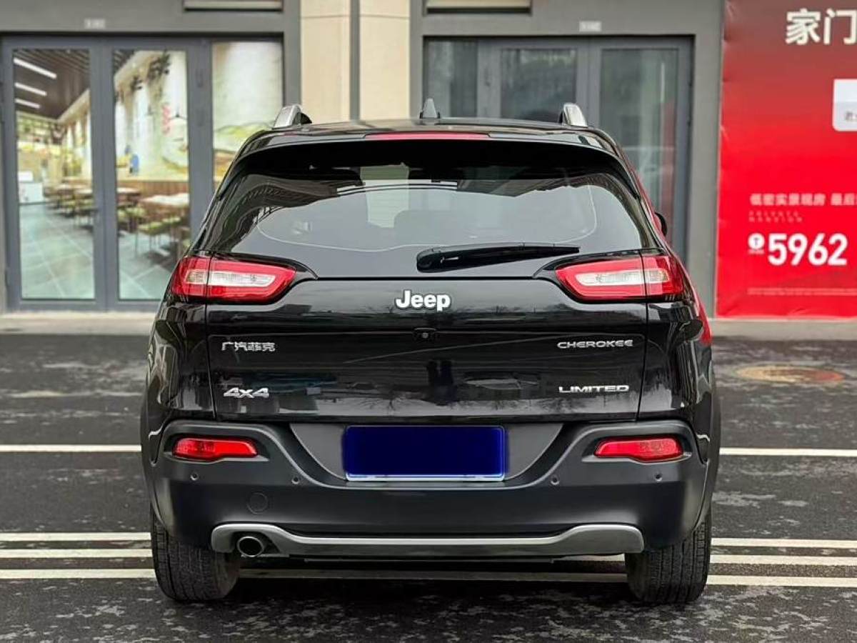 Jeep 自由光  2020款 2.0L 兩驅(qū)安全升級版圖片