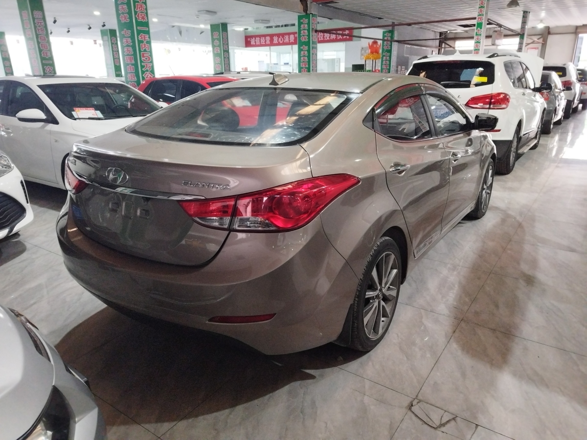 現(xiàn)代 朗動  2015款 1.6L 自動尊貴型圖片